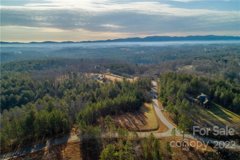 Property image 2 at 3042 Ledges Way, Morganton, NC 28655