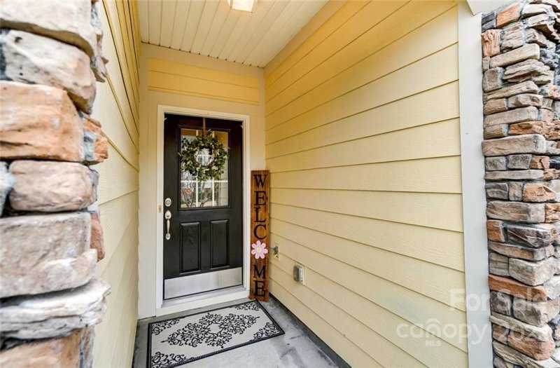 Property image 2 at 112 Inlet Point Drive, Tega Cay, SC 29708