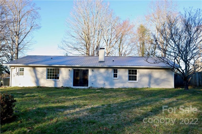 Property image 3 at 1225 Gilbert Street, Hendersonville, NC 28792