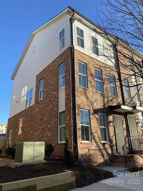 Property image 2 at 840 Seigle Point Drive, Charlotte, NC 28204