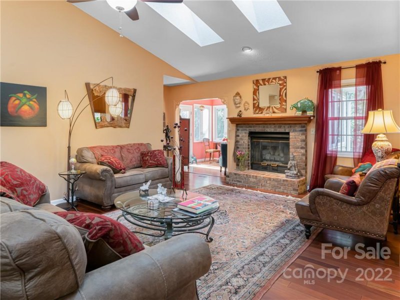 Property image 5 at 512 Hunters Glen Lane, Hendersonville, NC 28739