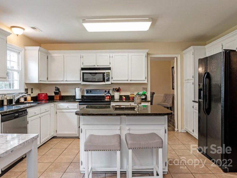 Property image 5 at 10232 Ridgemore Drive, Charlotte, NC 28277