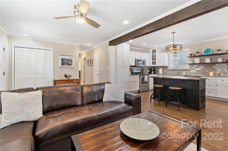 Property image 2 at 2453 Elkwood Circle, Charlotte, NC 28205