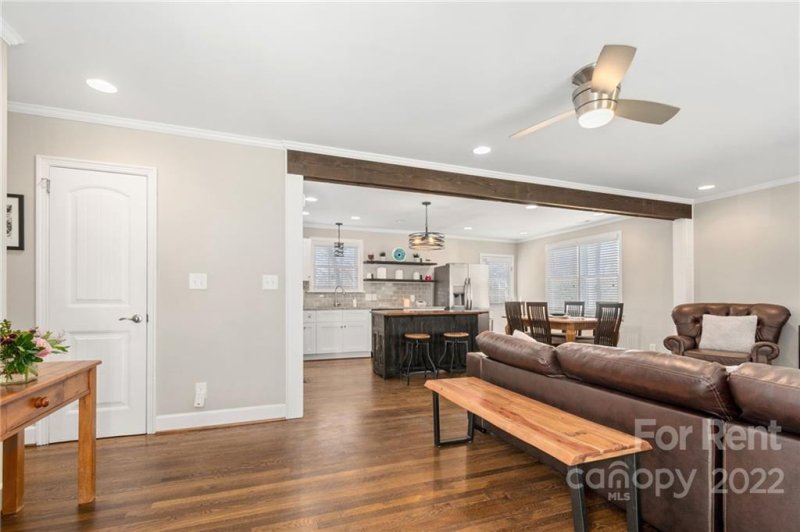 Property image 3 at 2453 Elkwood Circle, Charlotte, NC 28205