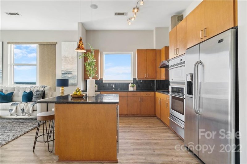 Property image 4 at 505 E 6th Street, Charlotte, NC 28202