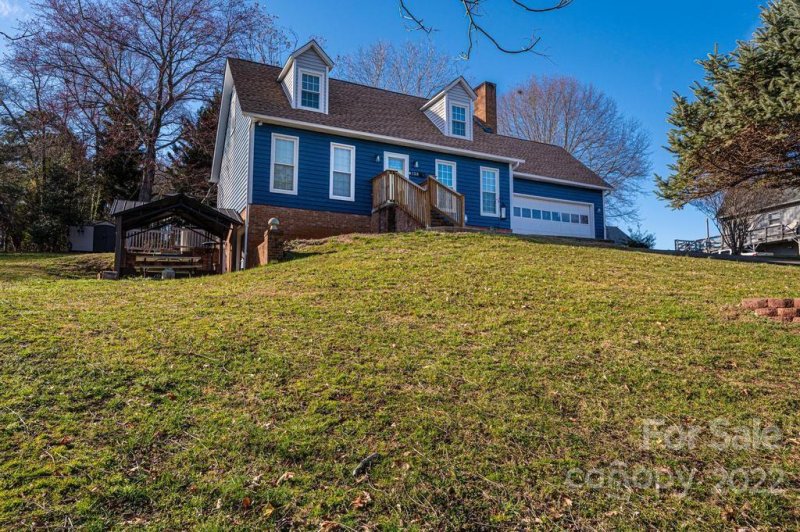 Property image 3 at 128 Cedar Road, Hickory, NC 28601