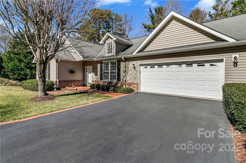 Property image 2 at 102 Silk Tree Lane, Asheville, NC 28803