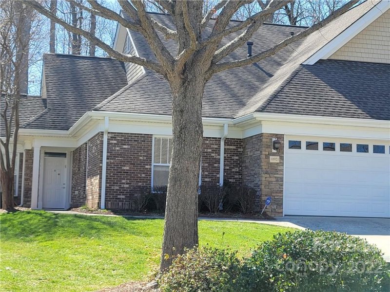 Property image 3 at 10921 Casetta Drive, Matthews, NC 28105