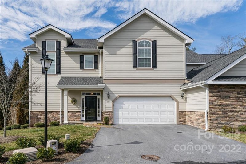 Property image 2 at 211 Towne Place Drive, Hendersonville, NC 28792