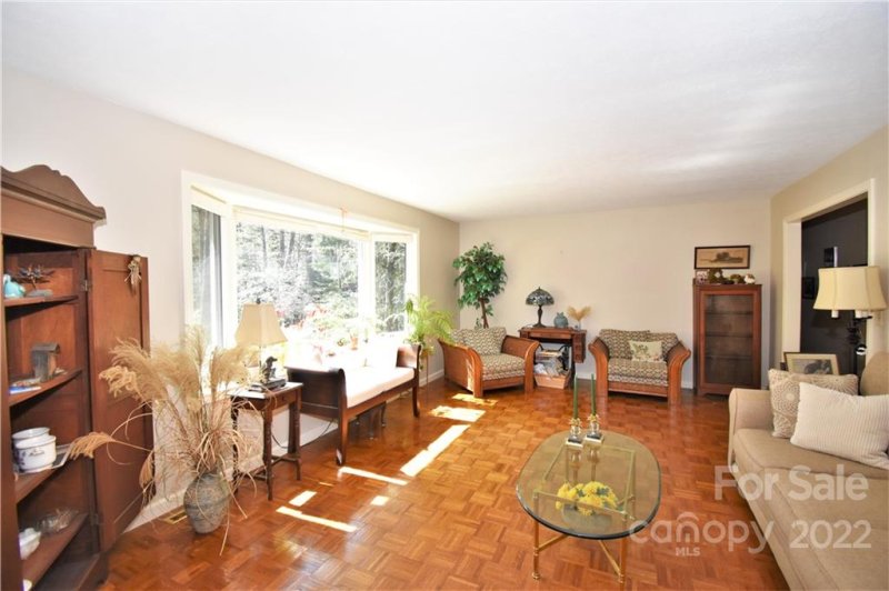 Property image 3 at 929 Toxaway Drive, Hendersonville, NC 28791