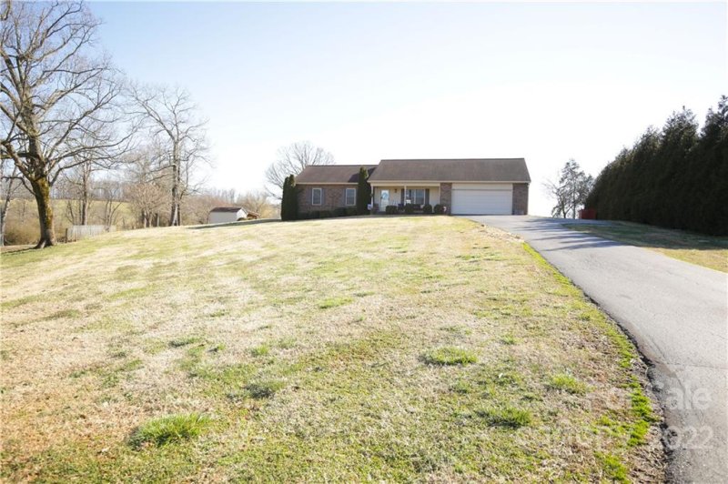 Property image 2 at 598 Stable Brook Lane, Taylorsville, NC 28681