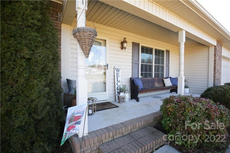 Property image 3 at 598 Stable Brook Lane, Taylorsville, NC 28681