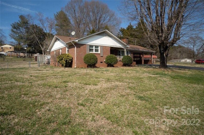 Property image 3 at 804 13th Street, Conover, NC 28613