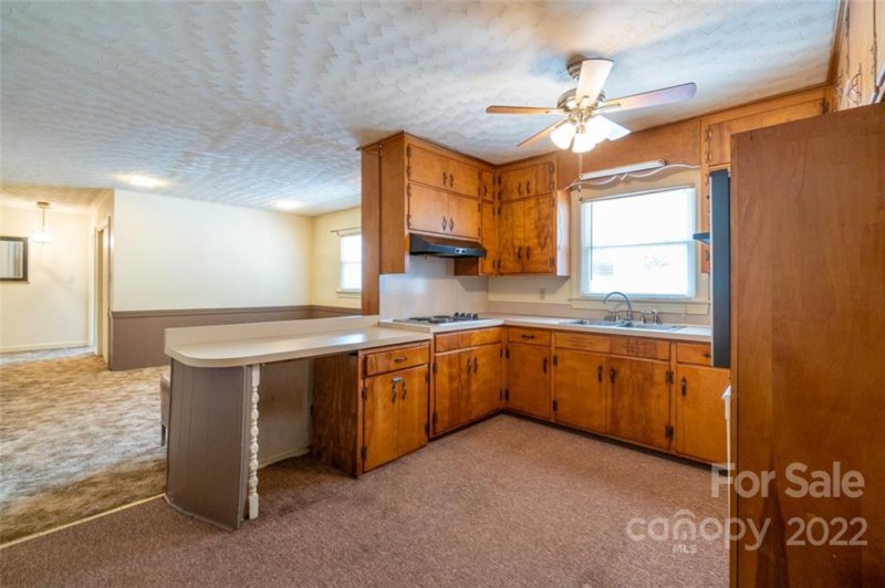 Property image 4 at 804 13th Street, Conover, NC 28613