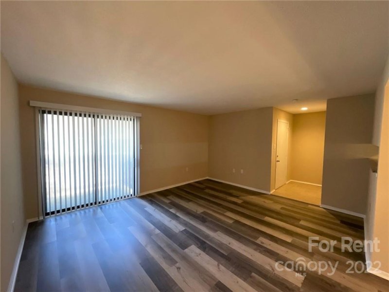 Property image 3 at 5024 Sardis Road, Charlotte, NC 28270