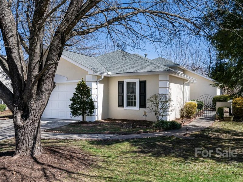 Property image 3 at 79 Stonebridge Drive, Asheville, NC 28805