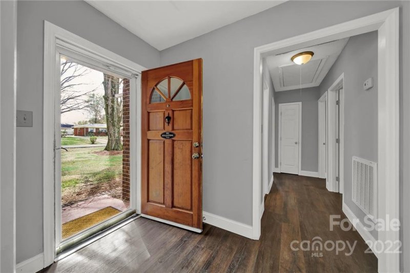 Property image 2 at 4913 Tewkesbury Road, Charlotte, NC 28269