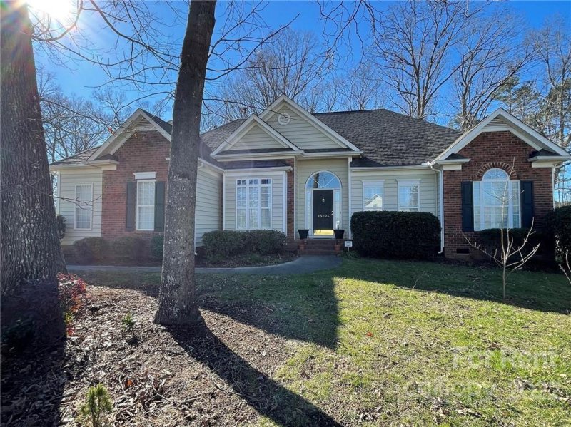 15026 Castlebridge Lane