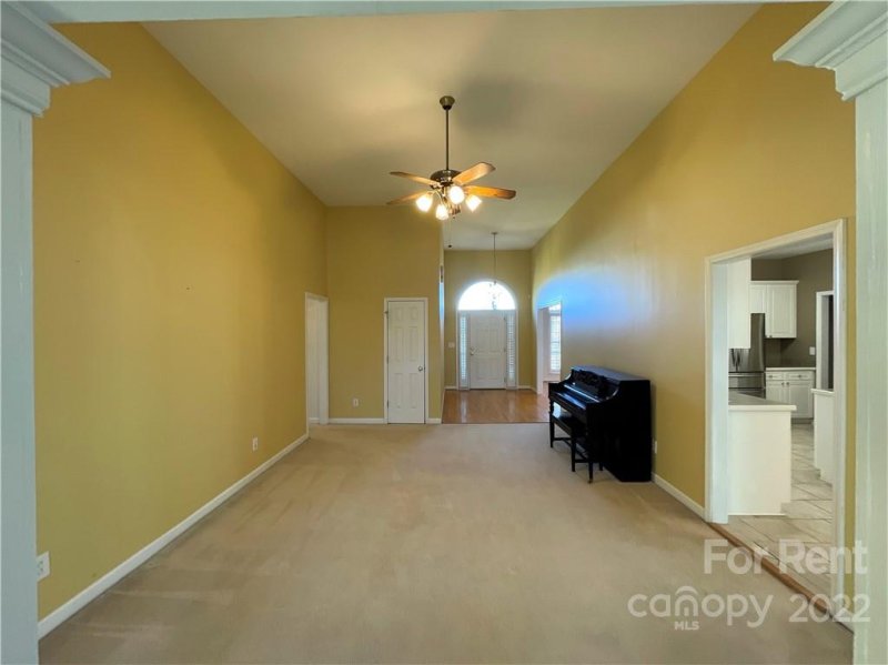 Property image 3 at 15026 Castlebridge Lane, Matthews, NC 28104