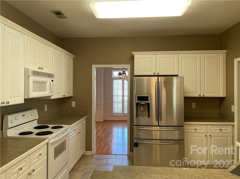 Property image 4 at 15026 Castlebridge Lane, Matthews, NC 28104