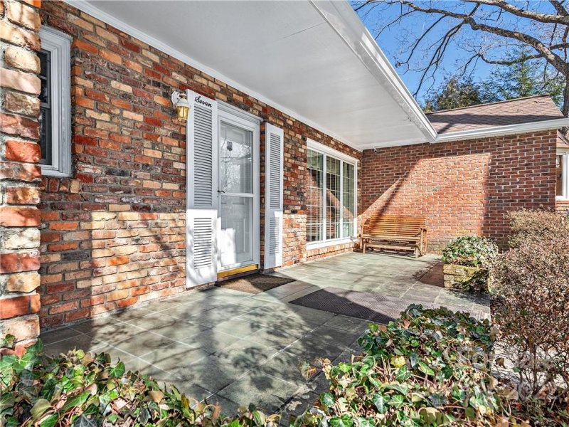 Property image 2 at 7 Oak Ridge Road, Asheville, NC 28805