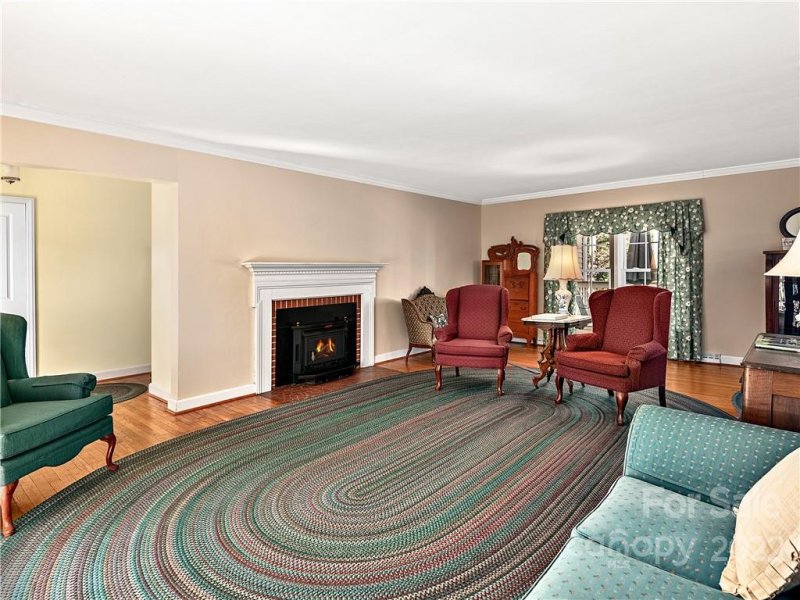 Property image 3 at 7 Oak Ridge Road, Asheville, NC 28805