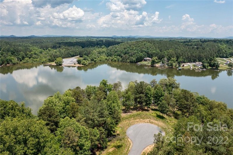 Property image 2 at 5768 Lake Pointe Drive, Granite Falls, NC 28630