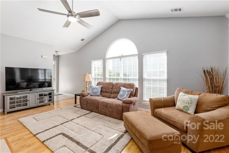 Property image 5 at 2813 Robyns Glen Drive, Charlotte, NC 28269