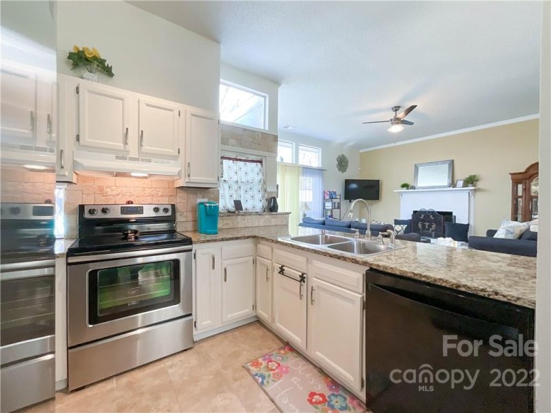 Property image 3 at 3417 Catskill Drive, Matthews, NC 28105