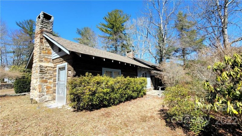 Property image 3 at 7157 Rhododendron Drive, Newland, NC 28657