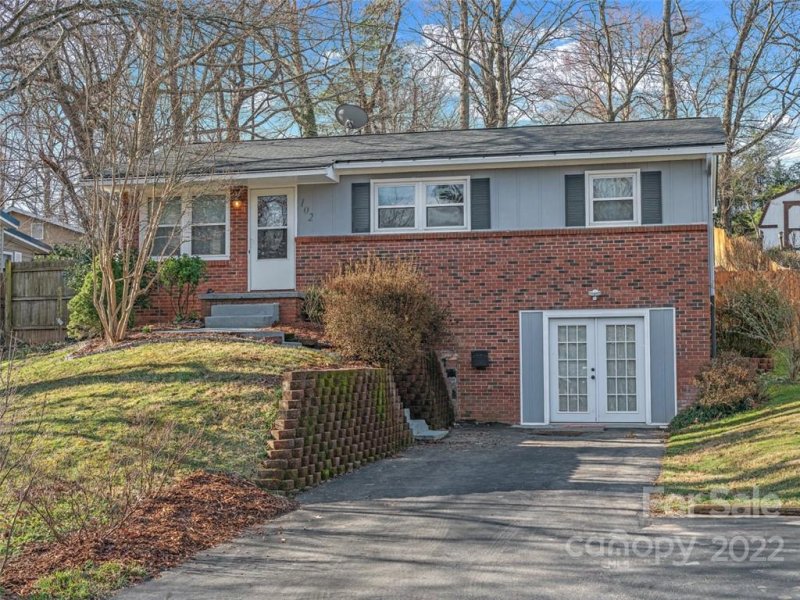 Property image 2 at 102 Shadowlawn Drive, Asheville, NC 28806