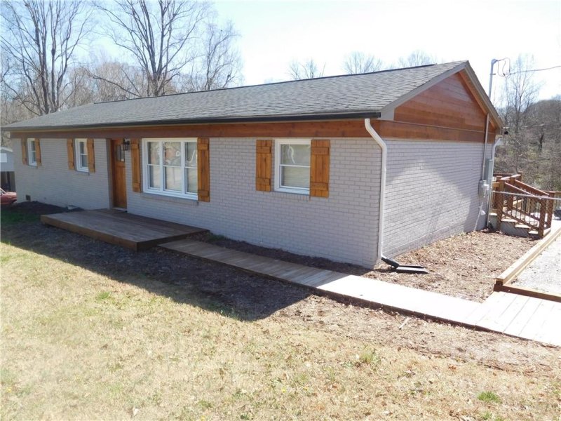 Property image 2 at 2205 Ridgewood Drive, Gastonia, NC 28054