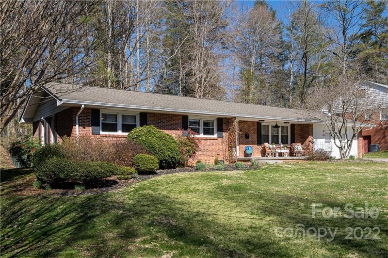 Property image 2 at 40 Dogwood Drive, Brevard, NC 28712
