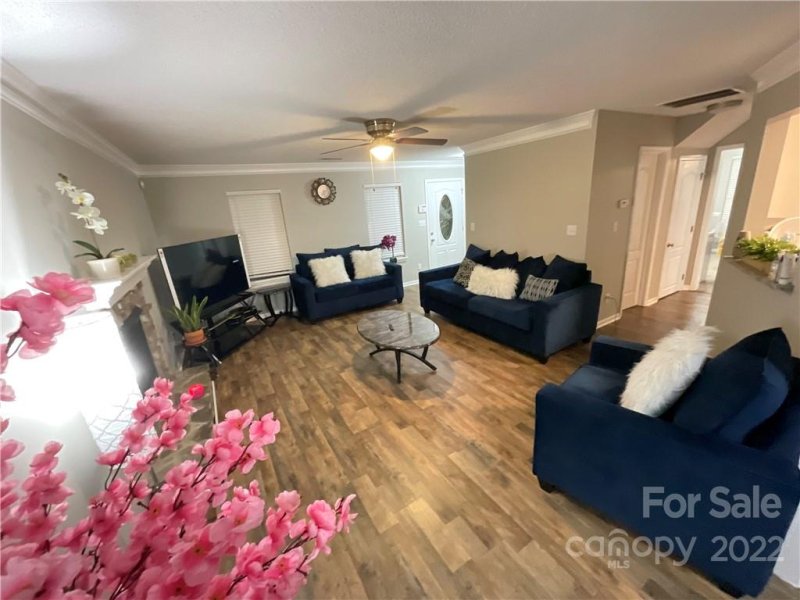 Property image 3 at 929 Corvus Court, Charlotte, NC 28216
