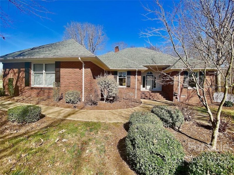 Property image 2 at 105 Saint Gaudens Court, Kings Mountain, NC 28086