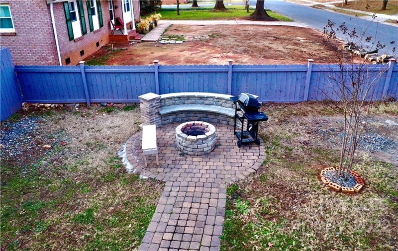 Property image 2 at 2416 Lanecrest Drive, Charlotte, NC 28215