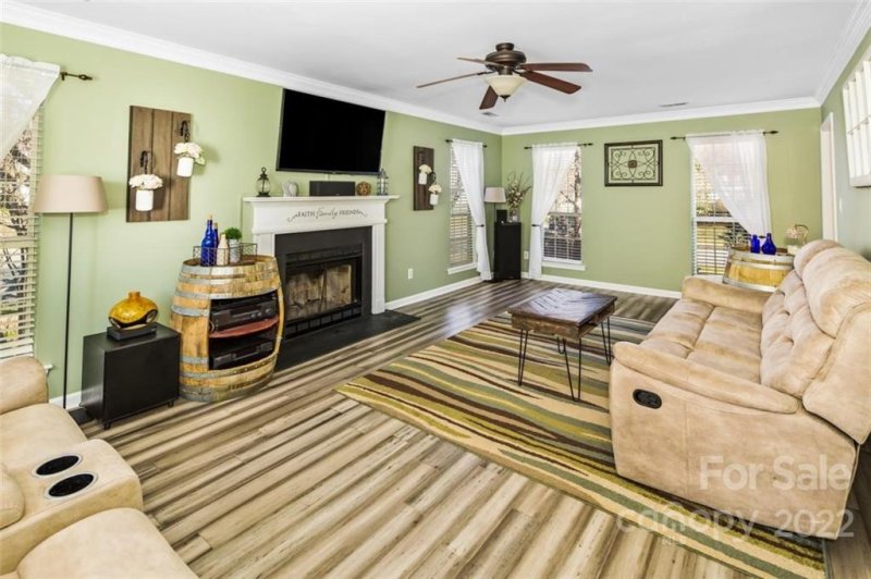 Property image 4 at 4037 Huntmeadow Drive, Charlotte, NC 28269