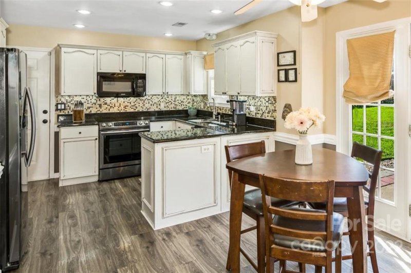 Property image 5 at 4037 Huntmeadow Drive, Charlotte, NC 28269