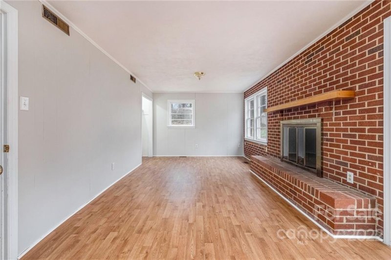 Property image 4 at 421 Owen Boulevard, Charlotte, NC 28213