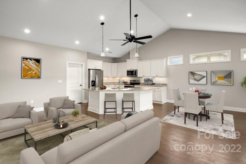 Property image 2 at 830 Wynnshire Drive, Hickory, NC 28601