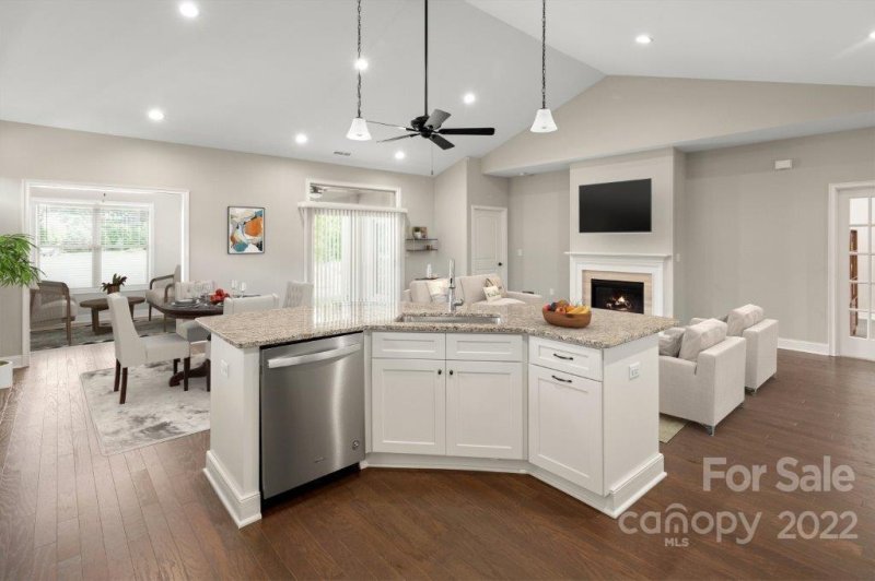 Property image 5 at 830 Wynnshire Drive, Hickory, NC 28601