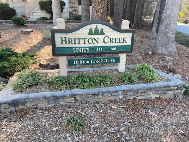 Property image 3 at 520 Britton Creek Drive, Hendersonville, NC 28791