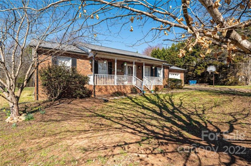 1343 Hidden Creek Circle