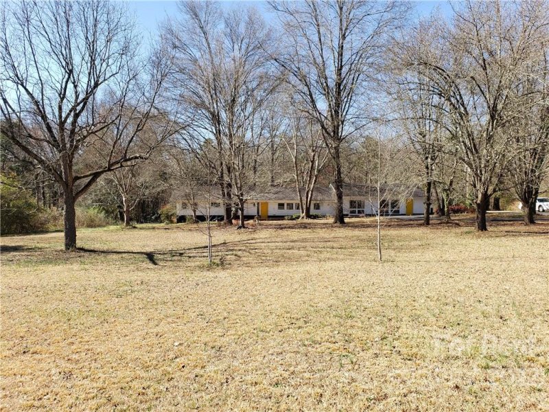 Property image 4 at 8315 Cedarbrook Drive, Charlotte, NC 28215