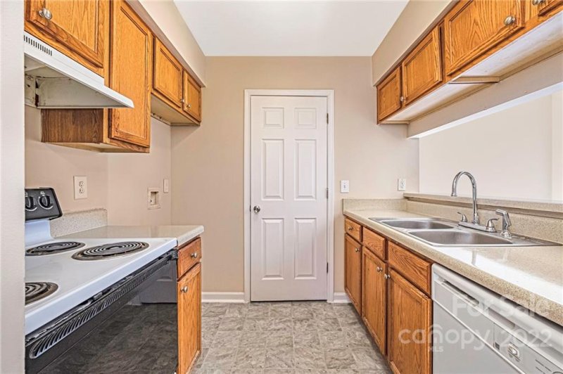 Property image 5 at 4600 Sharon Chase Drive, Charlotte, NC 28215