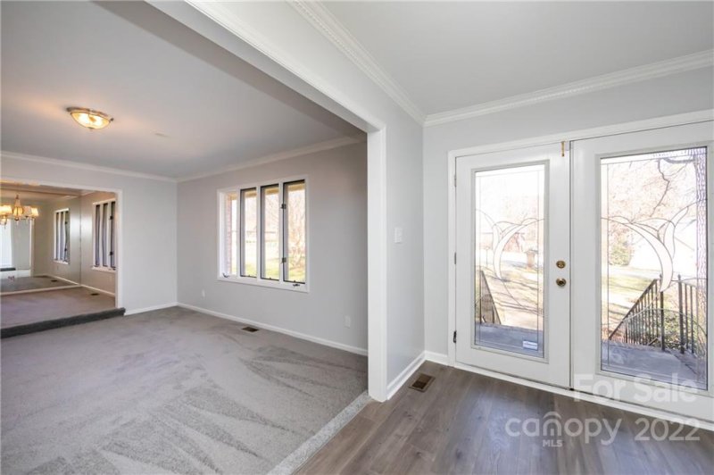 Property image 5 at 4900 Casino Drive, Charlotte, NC 28216