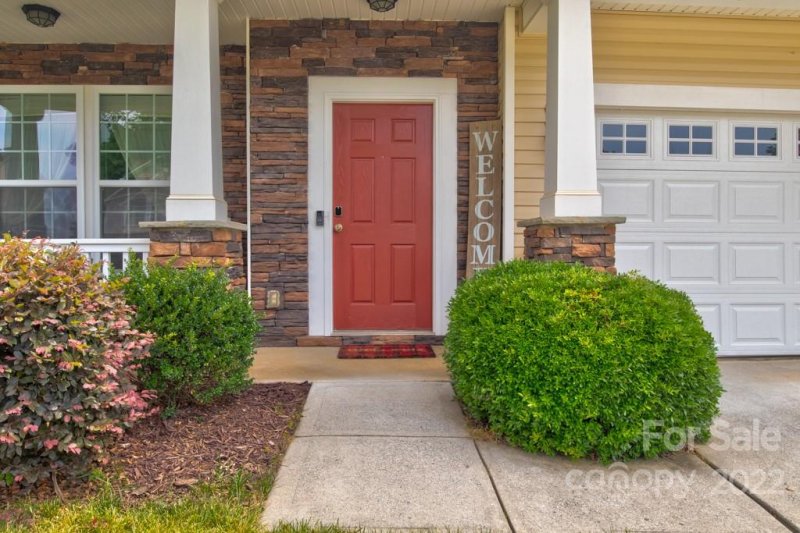 Property image 2 at 1827 Petunia Drive, Fort Mill, SC 29715