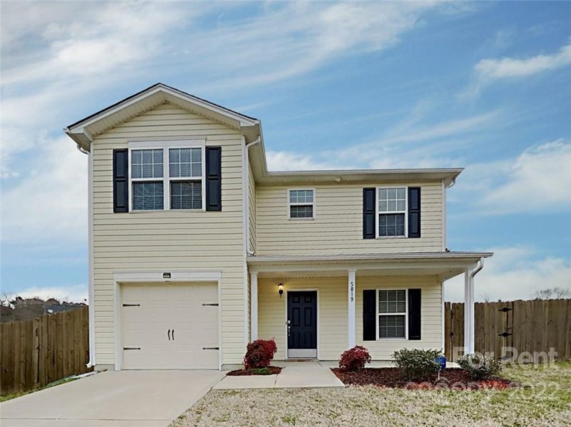 5819 Lake Vista Lane