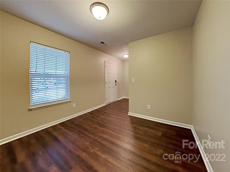 Property image 4 at 5819 Lake Vista Lane, Charlotte, NC 28216