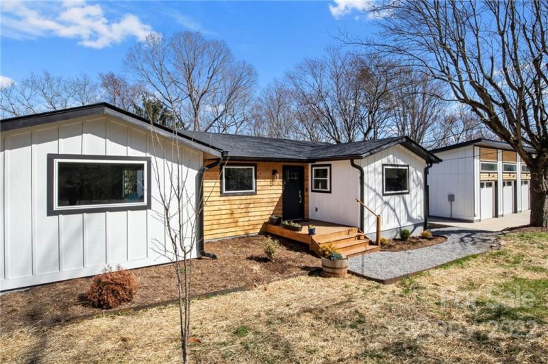 81 Stradley Mountain Road